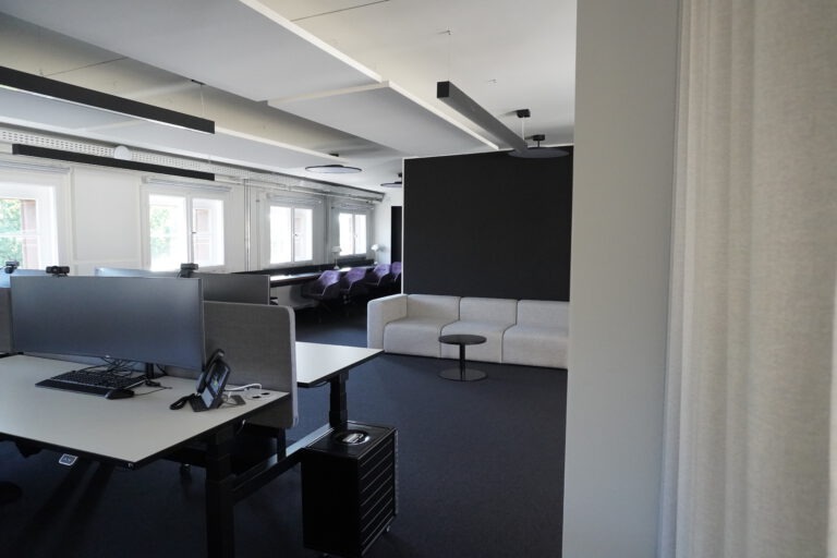 Moderne Büros und Arbeitsplätze der ALDB